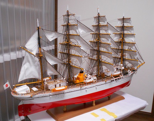 完成した帆船模型日本丸