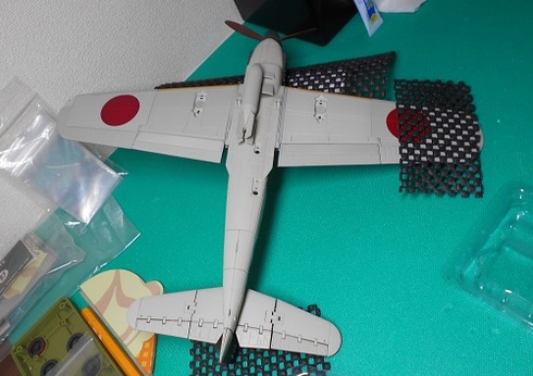 夫が作る模型飛行機「晴嵐」.JPG
